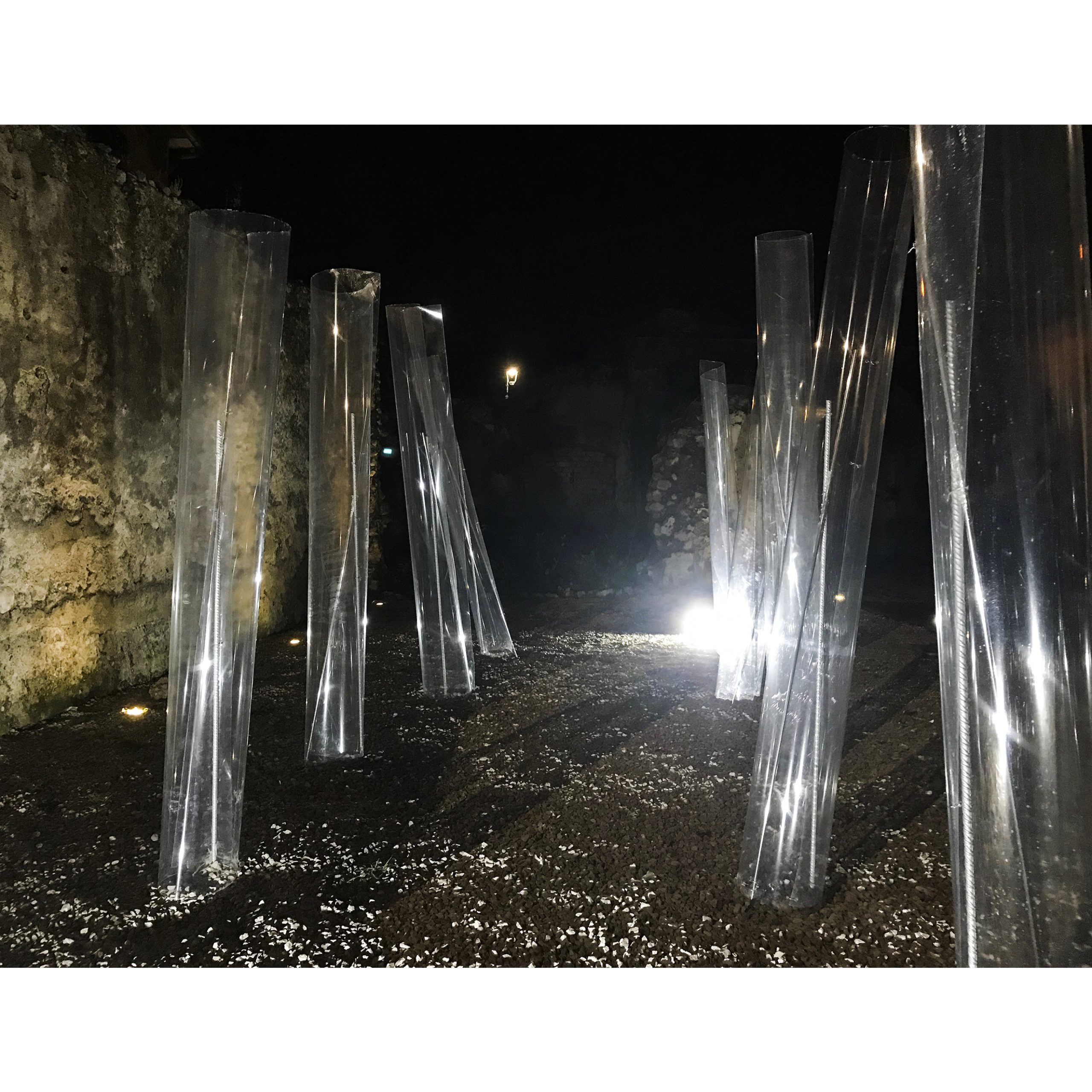 2 In Natural, installazione, Palazzo Macchiarelli, Montoro Irpino (AV), foto Stefano Catino